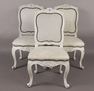 Lote 183: SEIS SILLAS DE ESTILO VENECIANO PARA COMEDOR.  SEIS SILLAS DE ESTILO VENECIANO PARA COMEDOR. 
