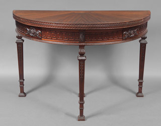 Lote 181: MESA DEMI LUNE INGLESA AL ESTILO ADAM PARA JUEGO.  MESA DEMI LUNE INGLESA AL ESTILO ADAM PARA JUEGO. 
