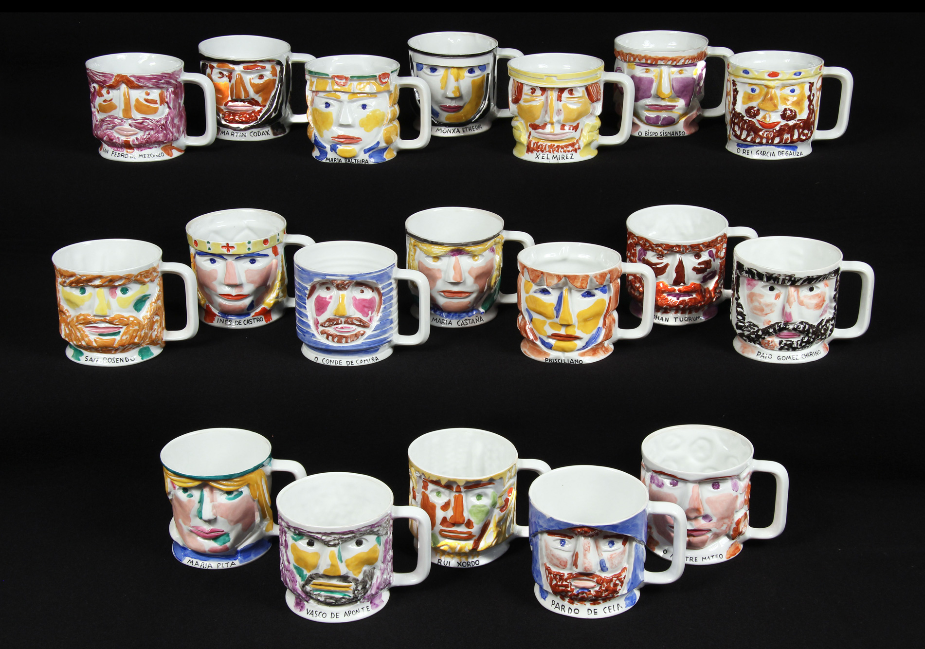  COLECCION COMPLETA DE JARRAS DE PORCELANA SARGADELOS.  