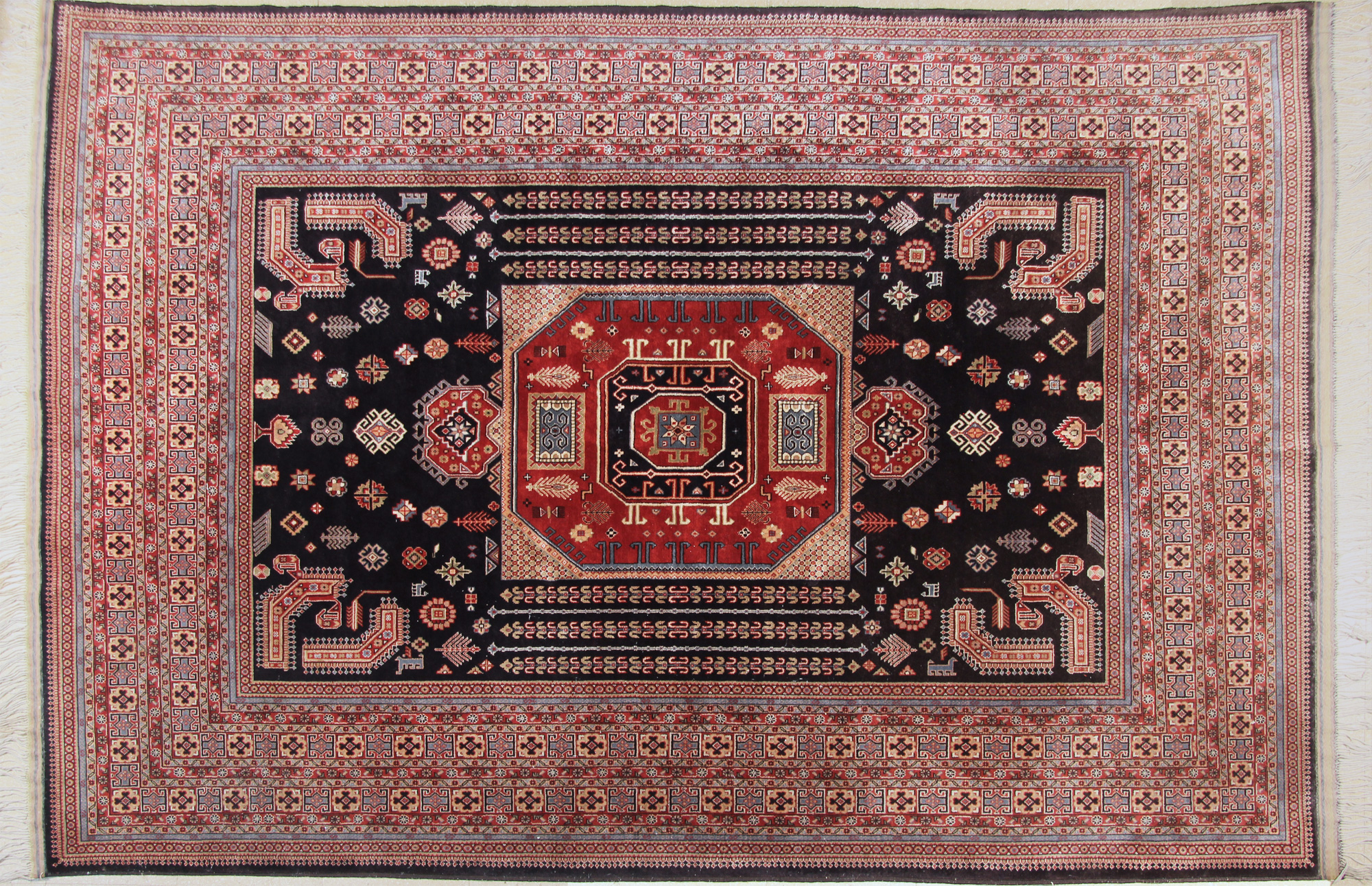 ALFOMBRA PERSA DE LANA TEJIDA A MANO. ALFOMBRA PERSA DE LANA TEJIDA A MANO.