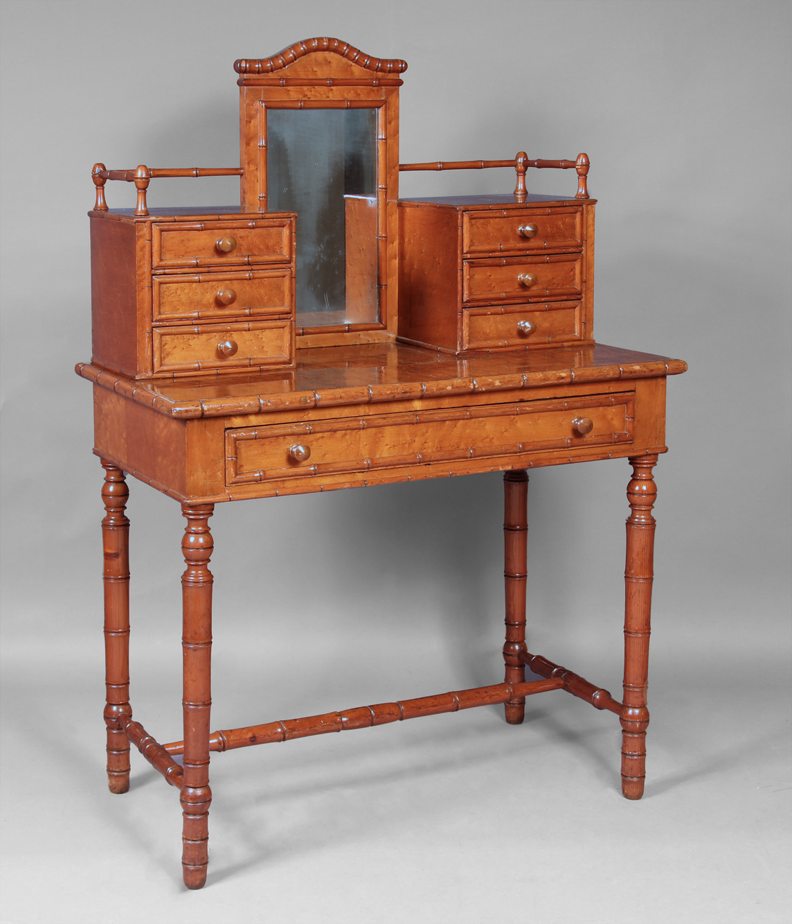  MESA TOILETTE CON ARMAZON IMITACION CAÑA. 