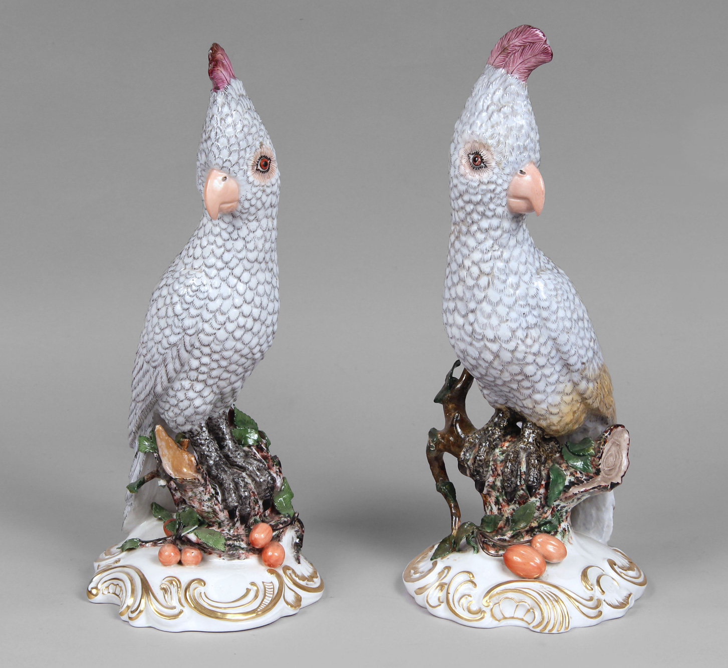  PAR DE 'CACATUAS' DE PORCELANA ALEMANA DE NYMPHENBURG.