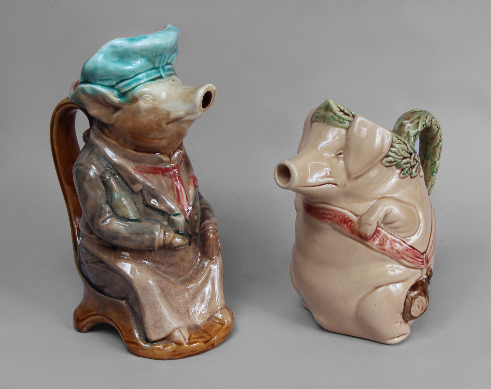  DOS JARRAS FRANCESAS DE CERAMICA ESMALTADA PARA VINO. 