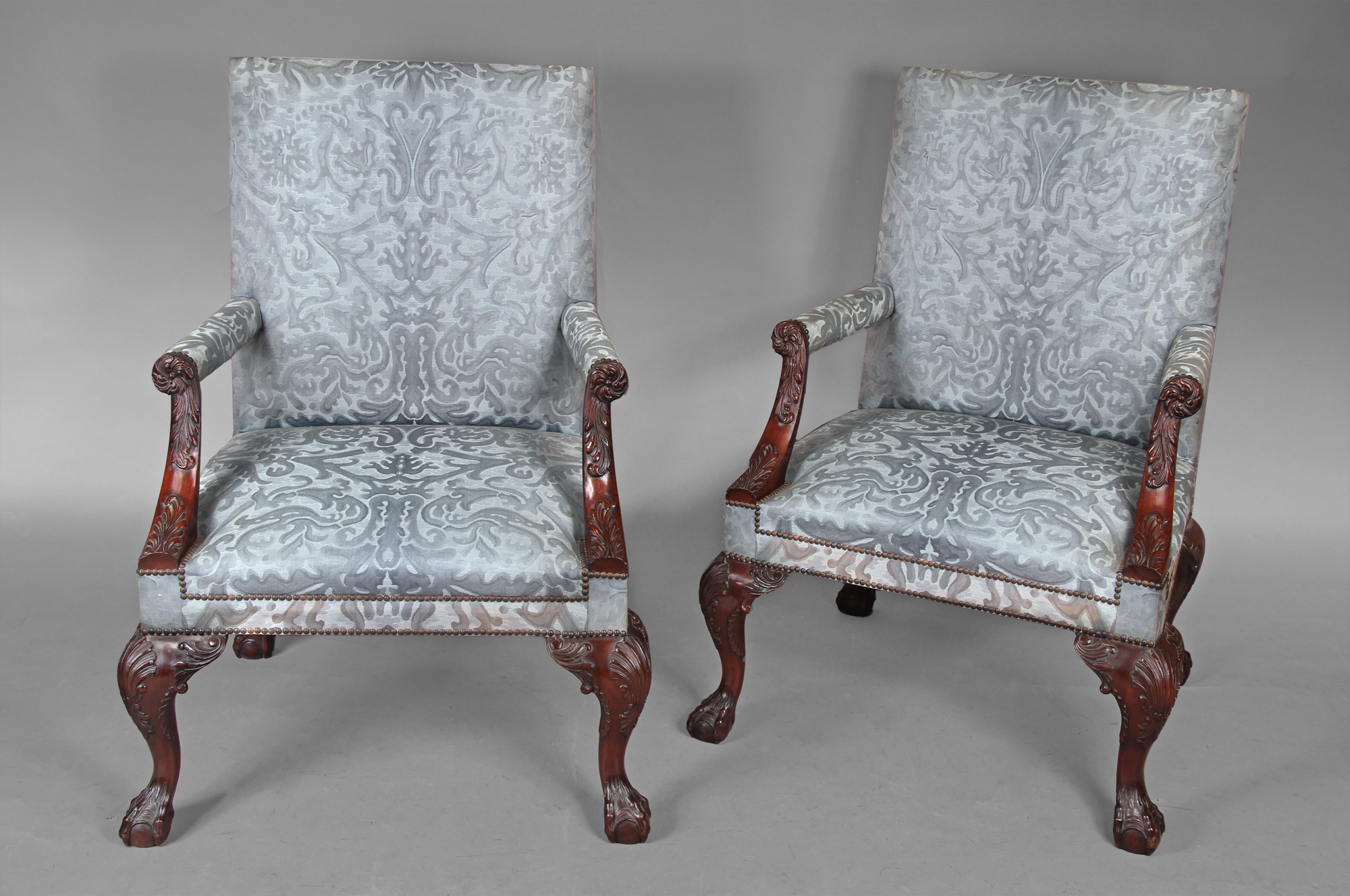  PAR DE SILLONES INGLESES DE ESTILO CHIPPENDALE. 