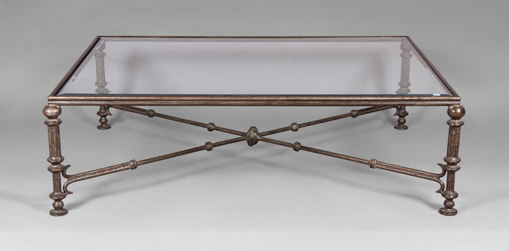  MESA BAJA RECTANGULAR DE LINEA MODERNA. 