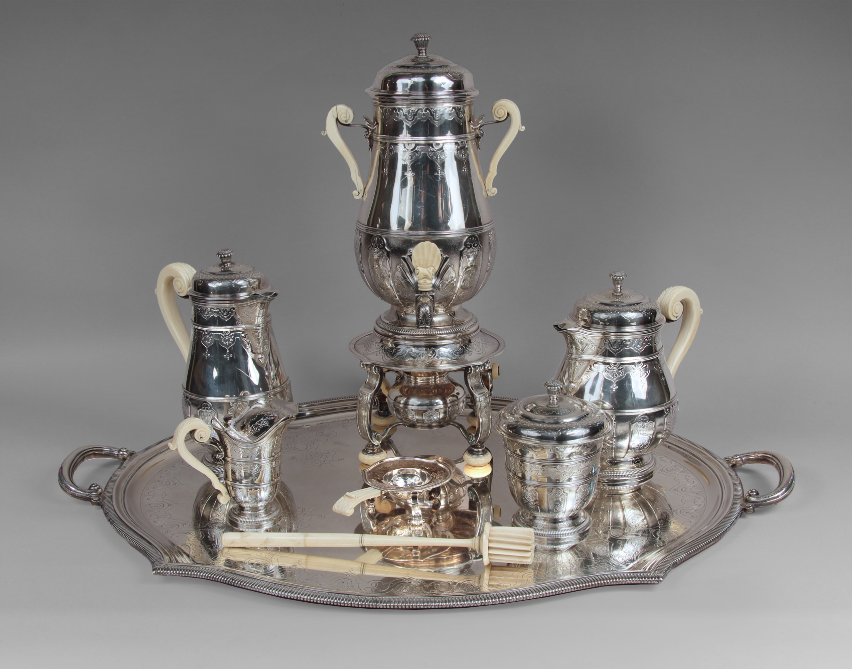  JUEGO DE PLATA FRANCESA PARA TE Y CAFE DE LA CASA PUIFORCAT.