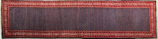 Lote 345: ALFOMBRA CAMINO PERSA DE LANA TEJIDA A MANO.  ALFOMBRA CAMINO PERSA DE LANA TEJIDA A MANO. 