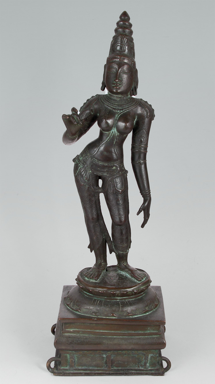  ANTIGUA FIGURA HINDU DE BRONCE PATINADO. 