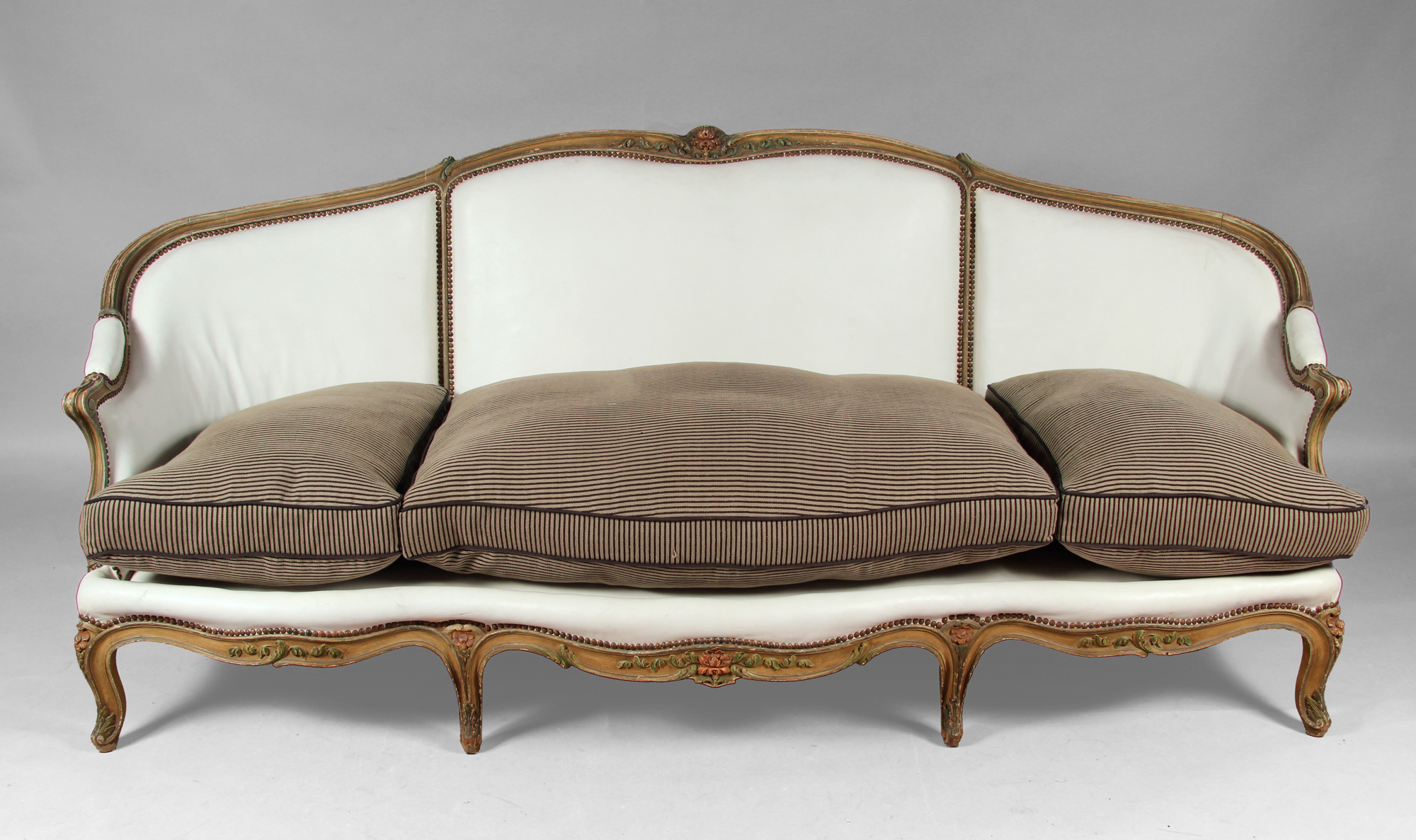  SOFA DE ESTILO FRANCES LUIS XV PARA TRES CUERPOS. 