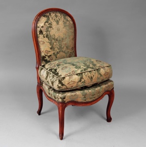 Lote 219: SILLA DE ESTILO FRANCES LUIS XV.  SILLA DE ESTILO FRANCES LUIS XV. 