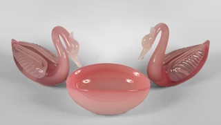 Lote 318: CONJUNTO FRANCES DE VIDRIO ARTISTICO FIRMADO LALIQUE.  CONJUNTO FRANCES DE VIDRIO ARTISTICO FIRMADO LALIQUE. 