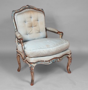 Lote 146: SILLON DE ESTILO FRANCES LUIS XV.  SILLON DE ESTILO FRANCES LUIS XV. 