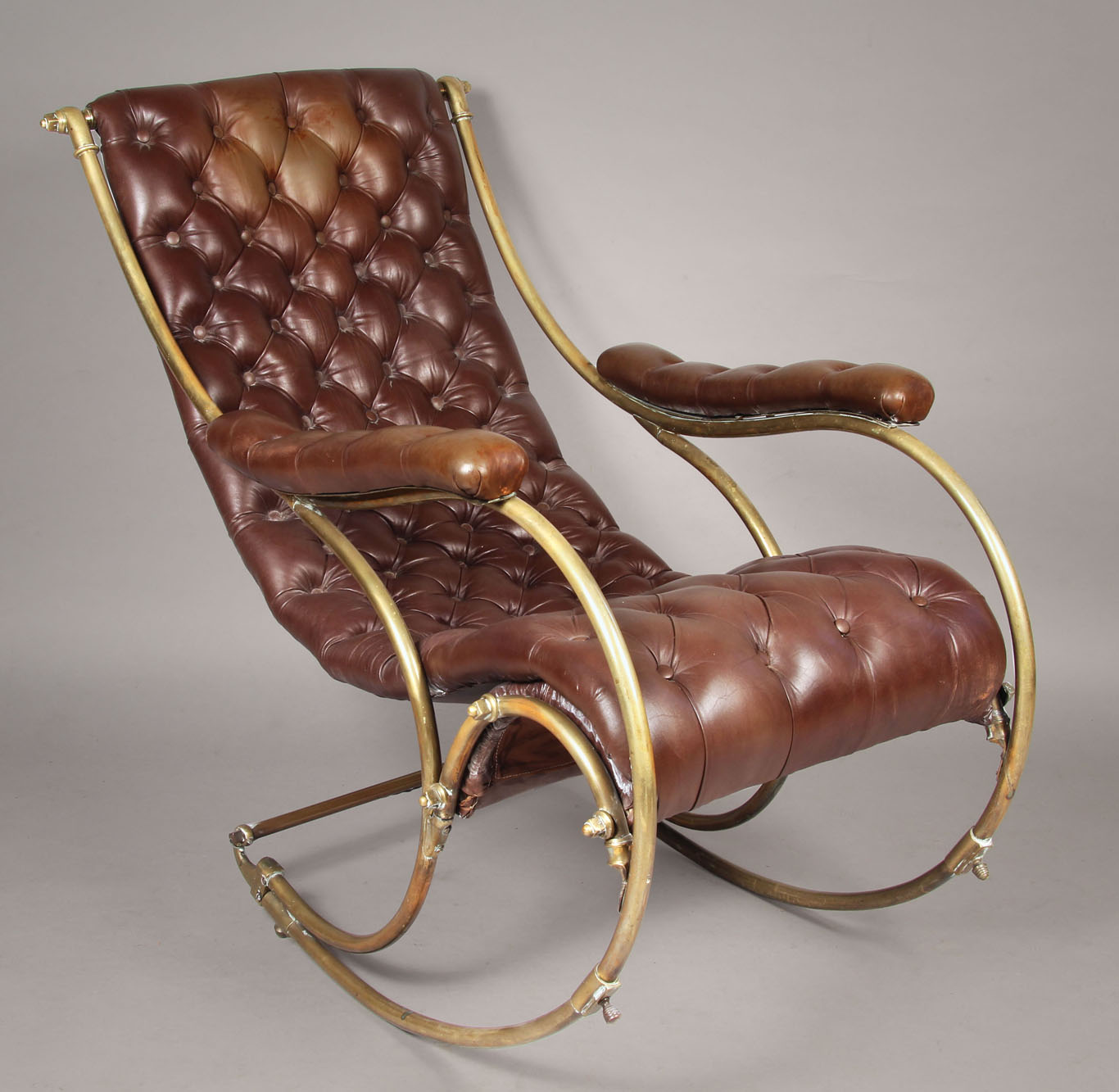  SILLON MECEDOR VICTORIANO CON ARMAZON DE BRONCE. 