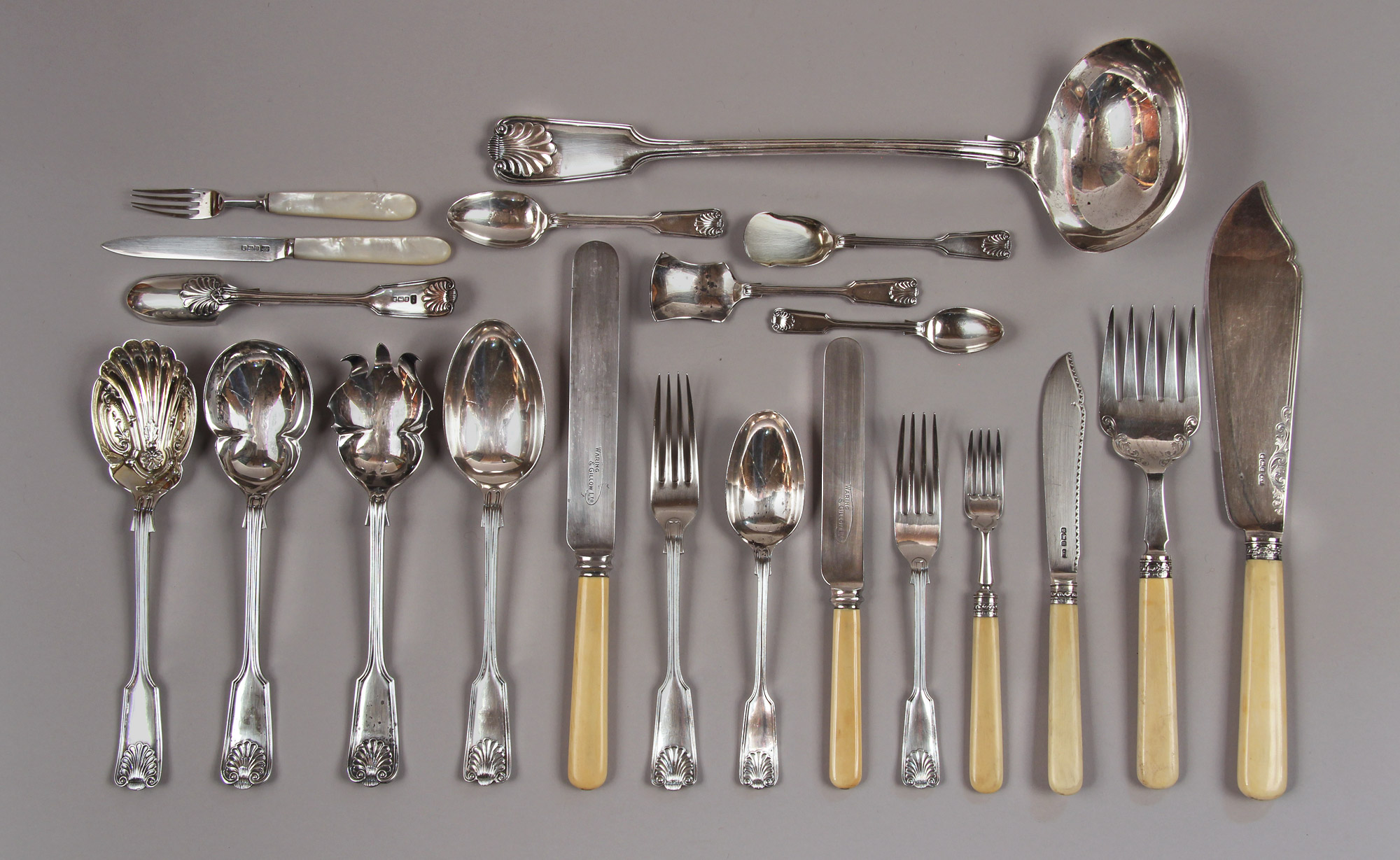 JUEGO DE CUBIERTOS DE PLATA INGLESA SELLADA 