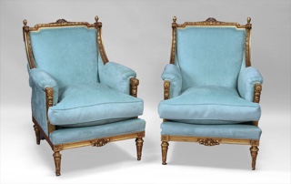 Lote 207: PAR DE SILLONES DE ESTILO FRANCES LUIS XVI.  PAR DE SILLONES DE ESTILO FRANCES LUIS XVI. 