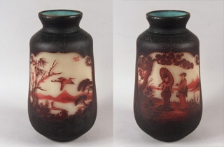 Lote 447: VASO FRANCES DE VIDRIO ARTISTICO FIRMADO MULLER FRES. VASO FRANCES DE VIDRIO ARTISTICO FIRMADO MULLER FRES.