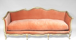 Lote 261: SOFA DE ESTILO FRANCES LUIS XV PARA TRES CUERPOS.  SOFA DE ESTILO FRANCES LUIS XV PARA TRES CUERPOS. 