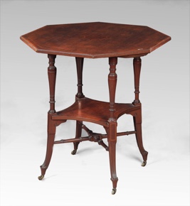 Lote 302: PEQUEÑA MESA OCTOGONAL INGLESA PARA CENTRO.  PEQUEÑA MESA OCTOGONAL INGLESA PARA CENTRO. 