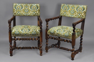 Lote 341: PAR DE SILLONES DE ESTILO FRANCES LUIS XIII.  PAR DE SILLONES DE ESTILO FRANCES LUIS XIII. 