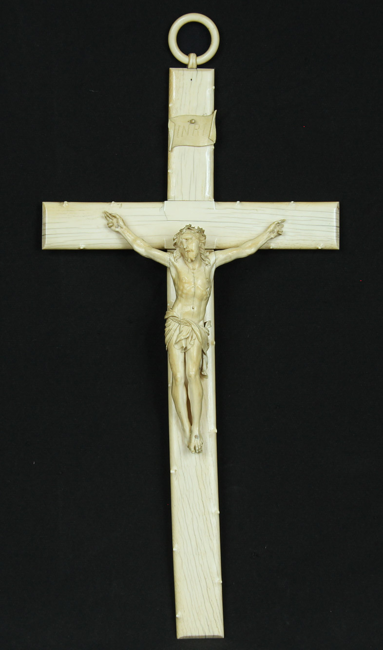  ANTIGUO CRUCIFIJO CON CRISTO EUROPEO DE MARFIL ESCULPIDO