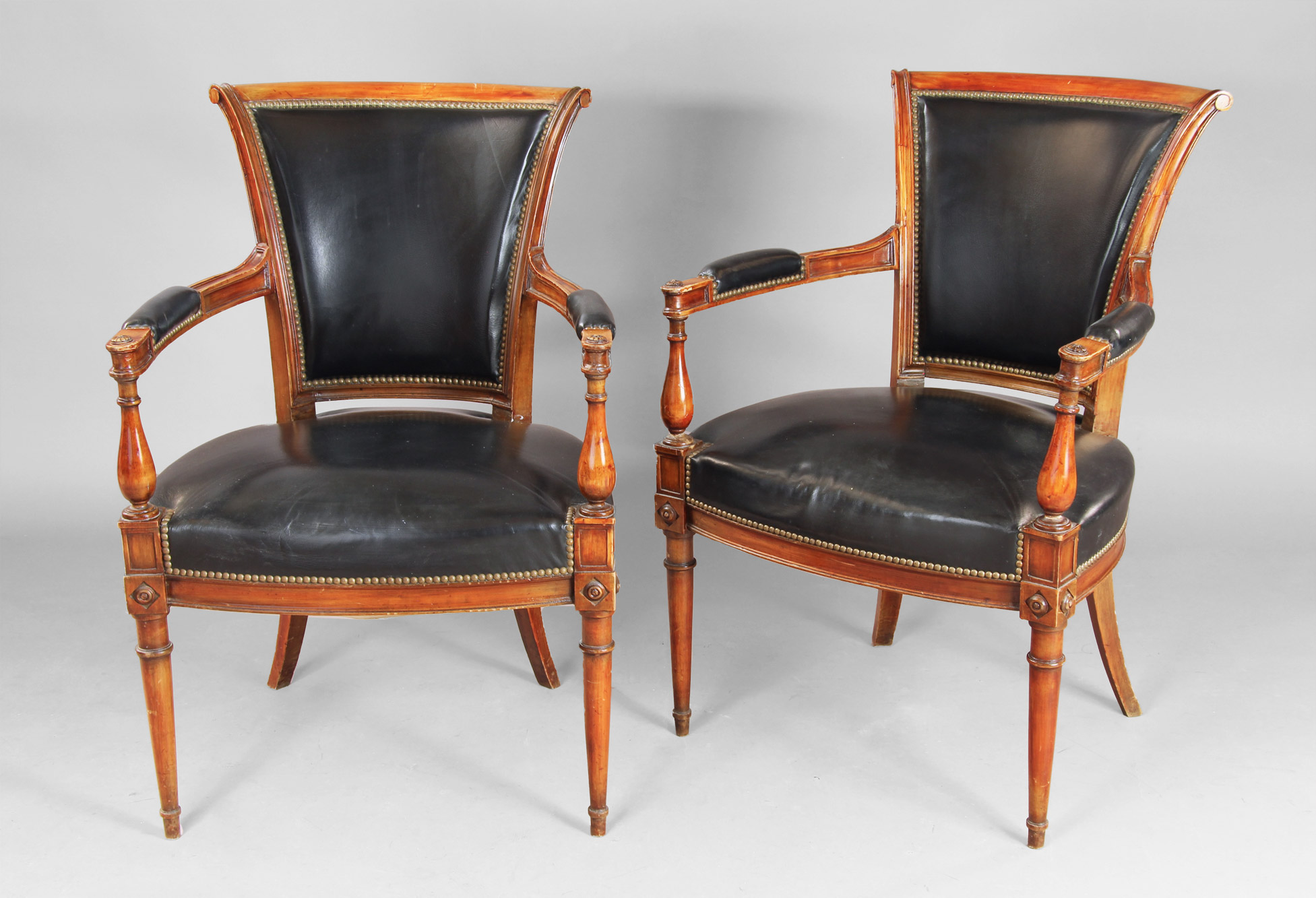  PAR DE SILLONES DE ESTILO FRANCES IMPERIO. 