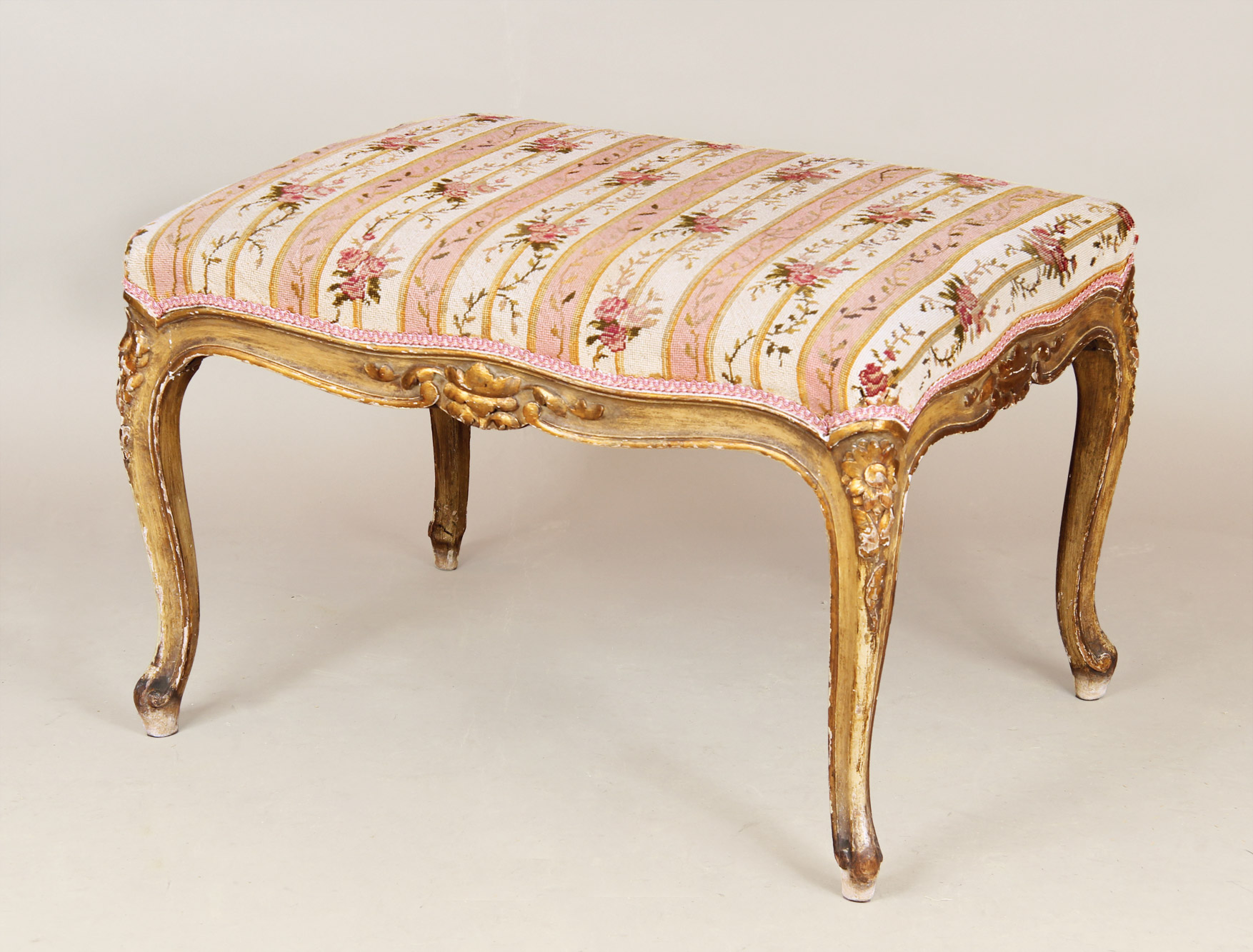  BANQUETA RECTANGULAR DE ESTILO FRANCES LUIS XV. 