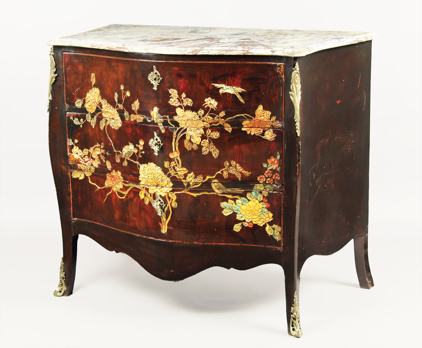  COMODA DE ESTILO FRANCES LUIS XV CON DECORACION ORIENTAL. 