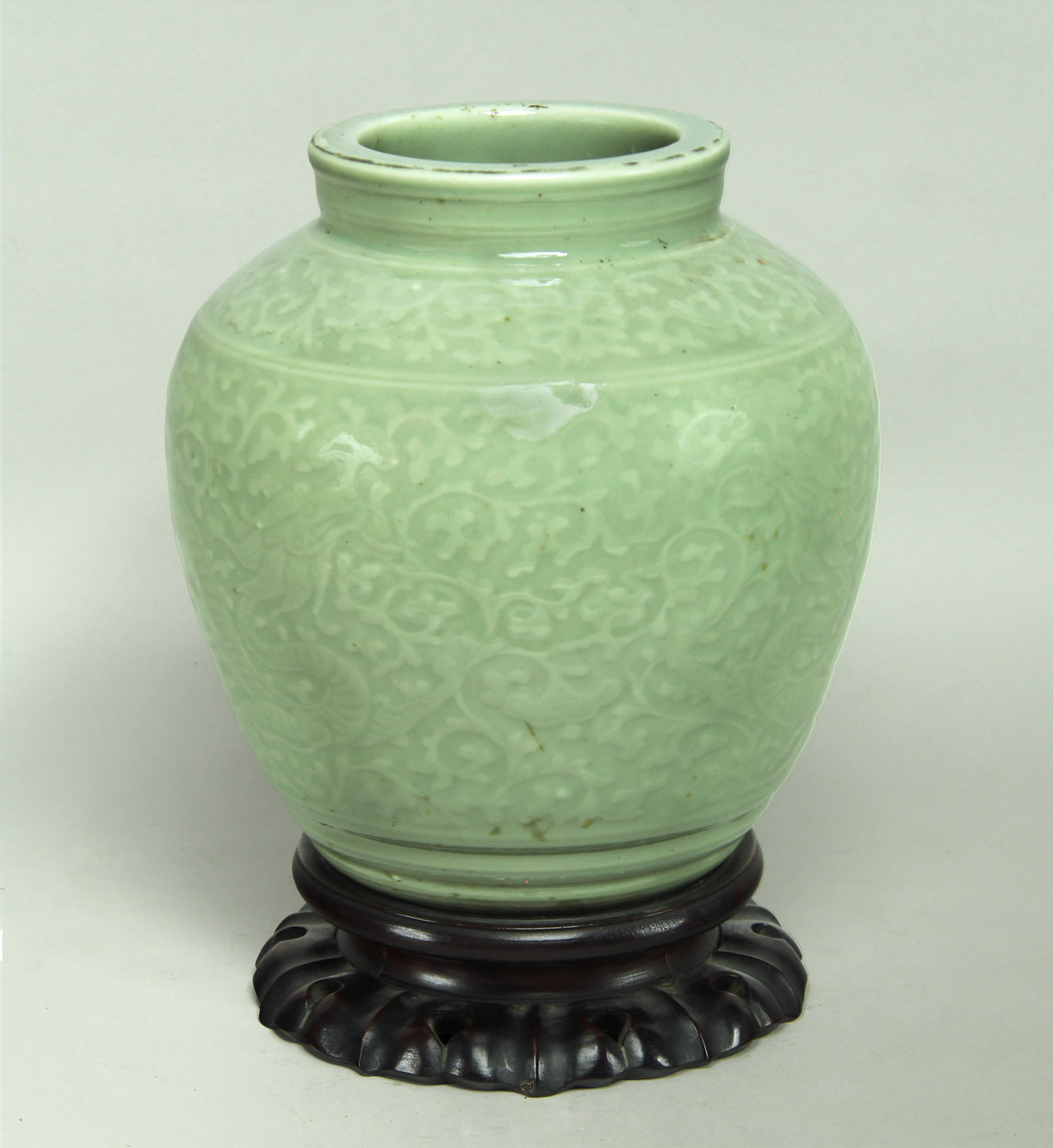  LAMPARA CON VASO DE PORCELANA CHINA CELADON. 