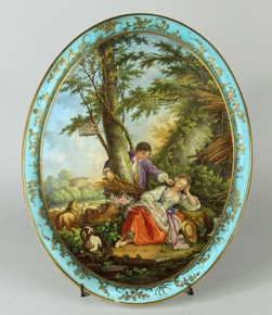 Lote 507: ANTIGUA FUENTE OVAL DE PORCELANA FRANCESA DE SEVRES. ANTIGUA FUENTE OVAL DE PORCELANA FRANCESA DE SEVRES.