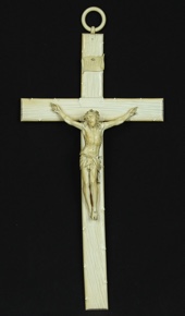Lote 459: ANTIGUO CRUCIFIJO CON CRISTO EUROPEO DE MARFIL ESCULPIDO ANTIGUO CRUCIFIJO CON CRISTO EUROPEO DE MARFIL ESCULPIDO