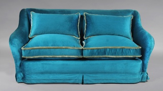 Lote 238: SOFA CONFORTABLE PARA DOS CUERPOS. SOFA CONFORTABLE PARA DOS CUERPOS.