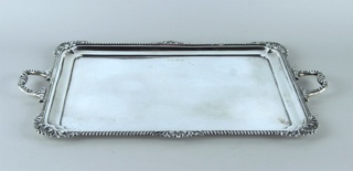 Lote 475: BANDEJA RECTANGULAR DE PLATA INGLESA SELLADA.  BANDEJA RECTANGULAR DE PLATA INGLESA SELLADA. 