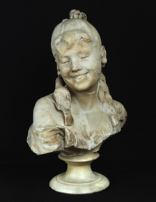 Lote 557: 'BUSTO DE NIÑA CON AVE' 'BUSTO DE NIÑA CON AVE'