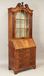 Lote 212: BUREAU BOOKCASE DE ESTILO INGLES.  BUREAU BOOKCASE DE ESTILO INGLES. 
