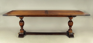 Lote 231: MESA RECTANGULAR DE ESTILO INGLES PARA COMEDOR.  MESA RECTANGULAR DE ESTILO INGLES PARA COMEDOR. 