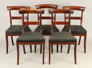 Lote 213: OCHO SILLAS INGLESAS PARA COMEDOR.  OCHO SILLAS INGLESAS PARA COMEDOR. 