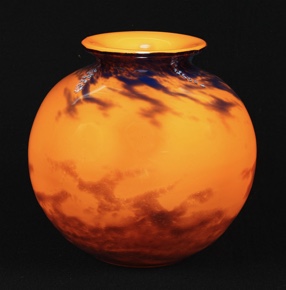 Lote 455: VASO FRANCES DE VIDRIO ARTISTICO FIRMADO MULLER FRES.  VASO FRANCES DE VIDRIO ARTISTICO FIRMADO MULLER FRES. 