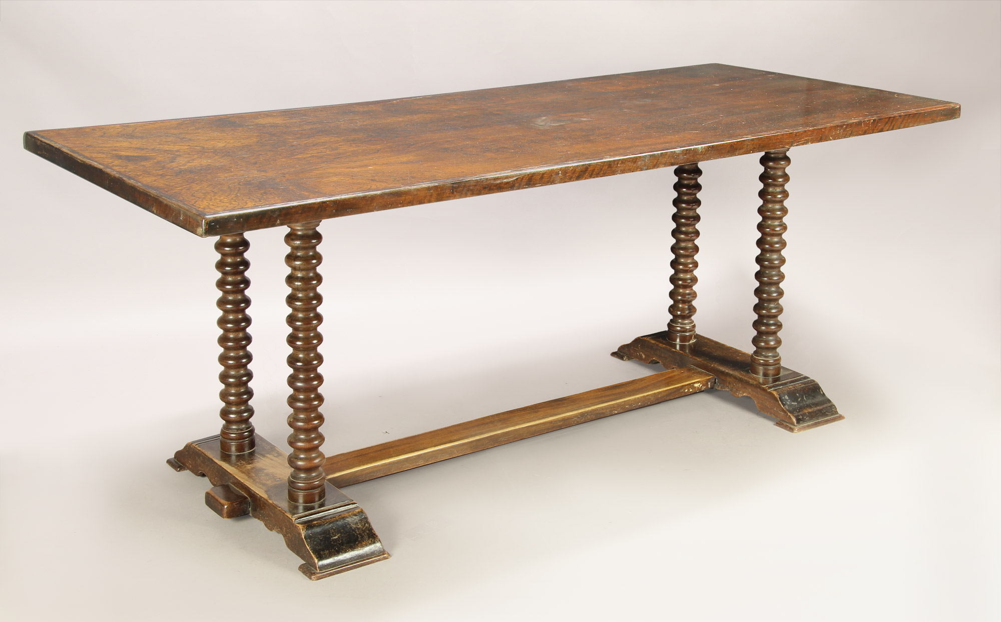  MESA RECTANGULAR ESTILO INGLES PARA CENTRO O COMEDOR. 
