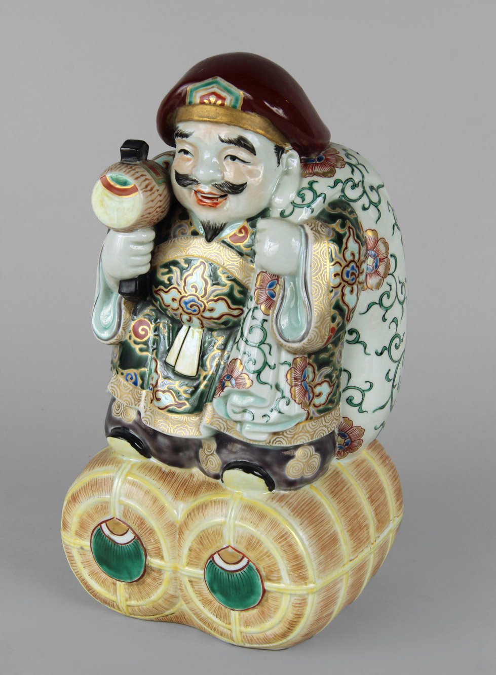  ANTIGUA FIGURA JAPONESA DE PORCELANA ESMALTADA. 