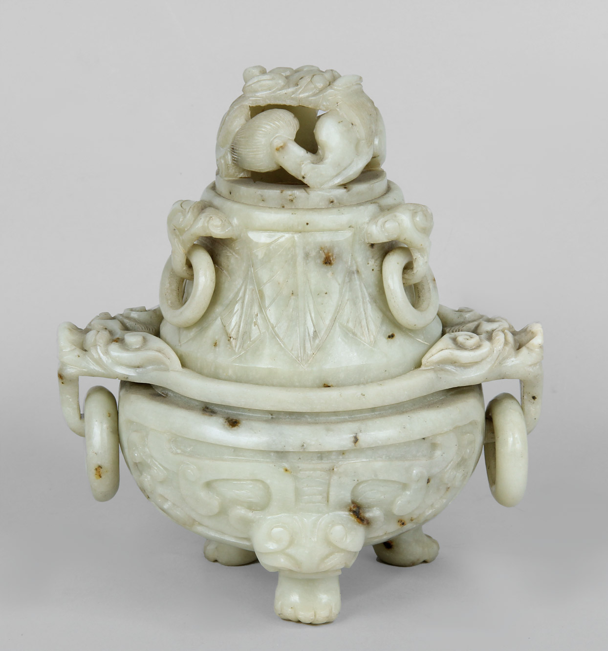 ANTIGUO KORO CHINO DE JADE ESCULPIDO. ANTIGUO KORO CHINO DE JADE ESCULPIDO.