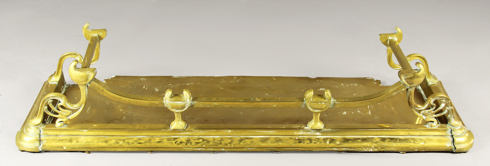  FRENTE DE BRONCE PULIDO PARA CHIMENEA. 