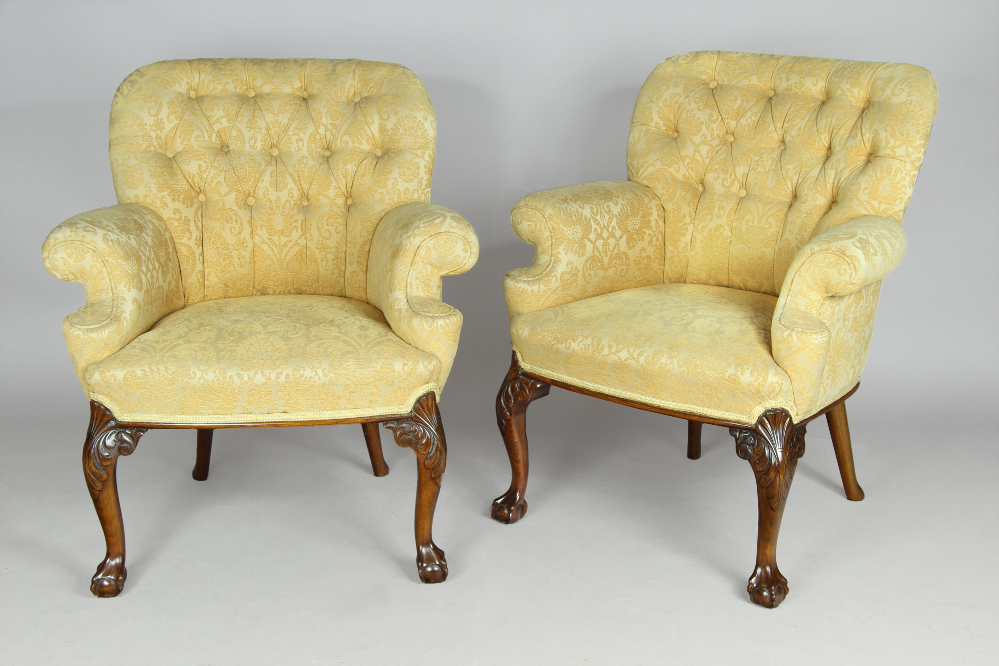  PAR DE SILLONES DE ESTILO INGLES CHIPPENDALE.