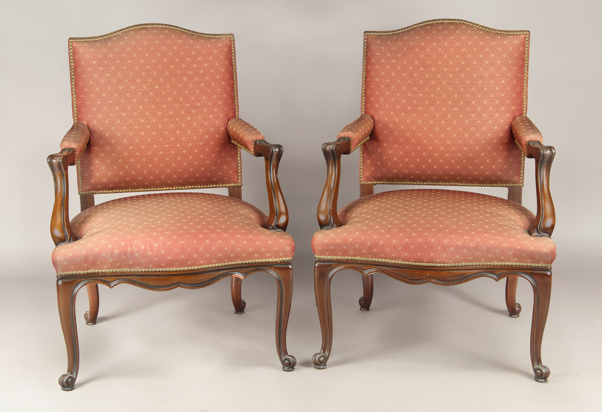  PAR DE SILLONES DE ESTILO INGLES. 