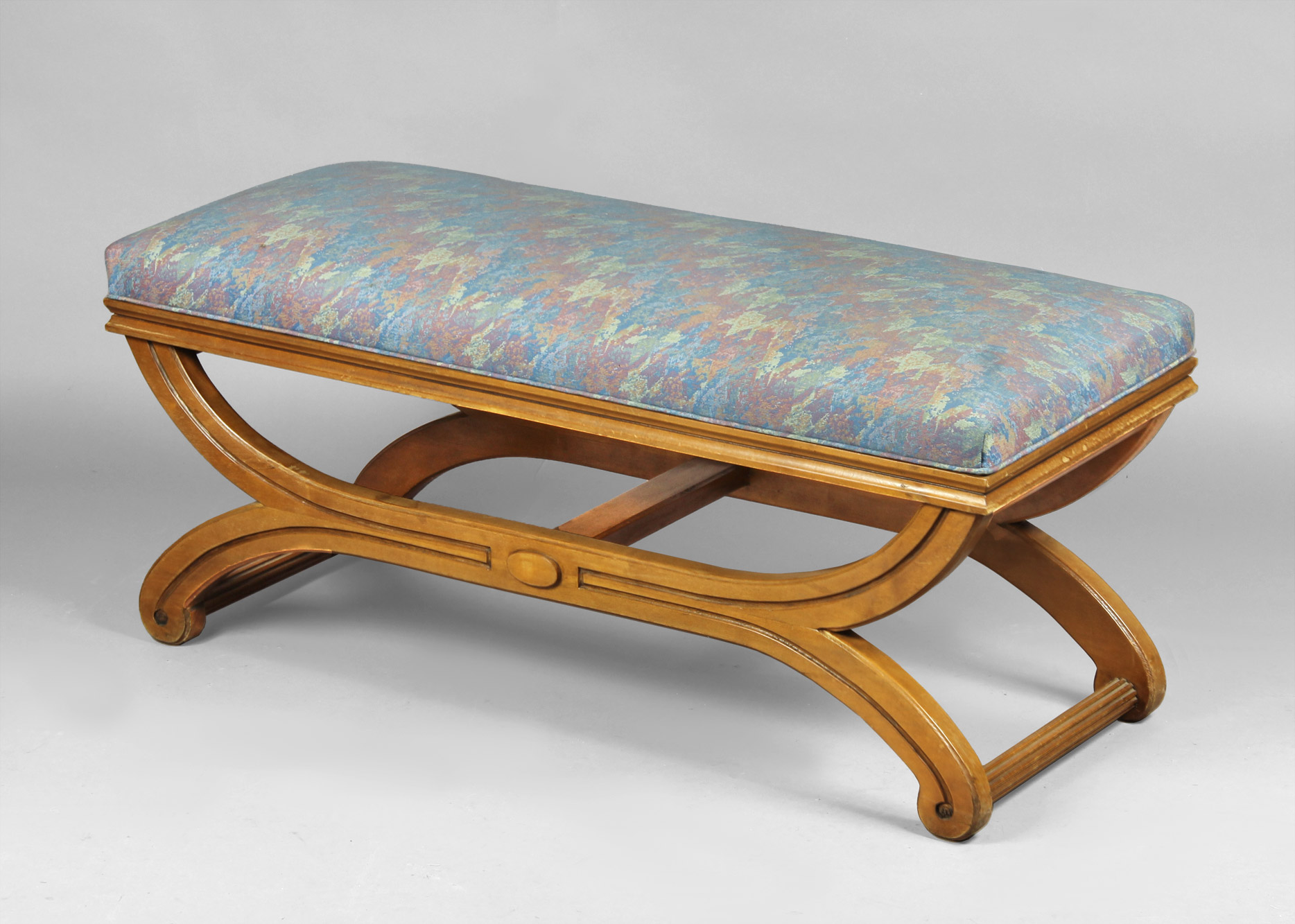 BANQUETA RECTANGULAR DE ESTILO FRANCES. BANQUETA RECTANGULAR DE ESTILO FRANCES.