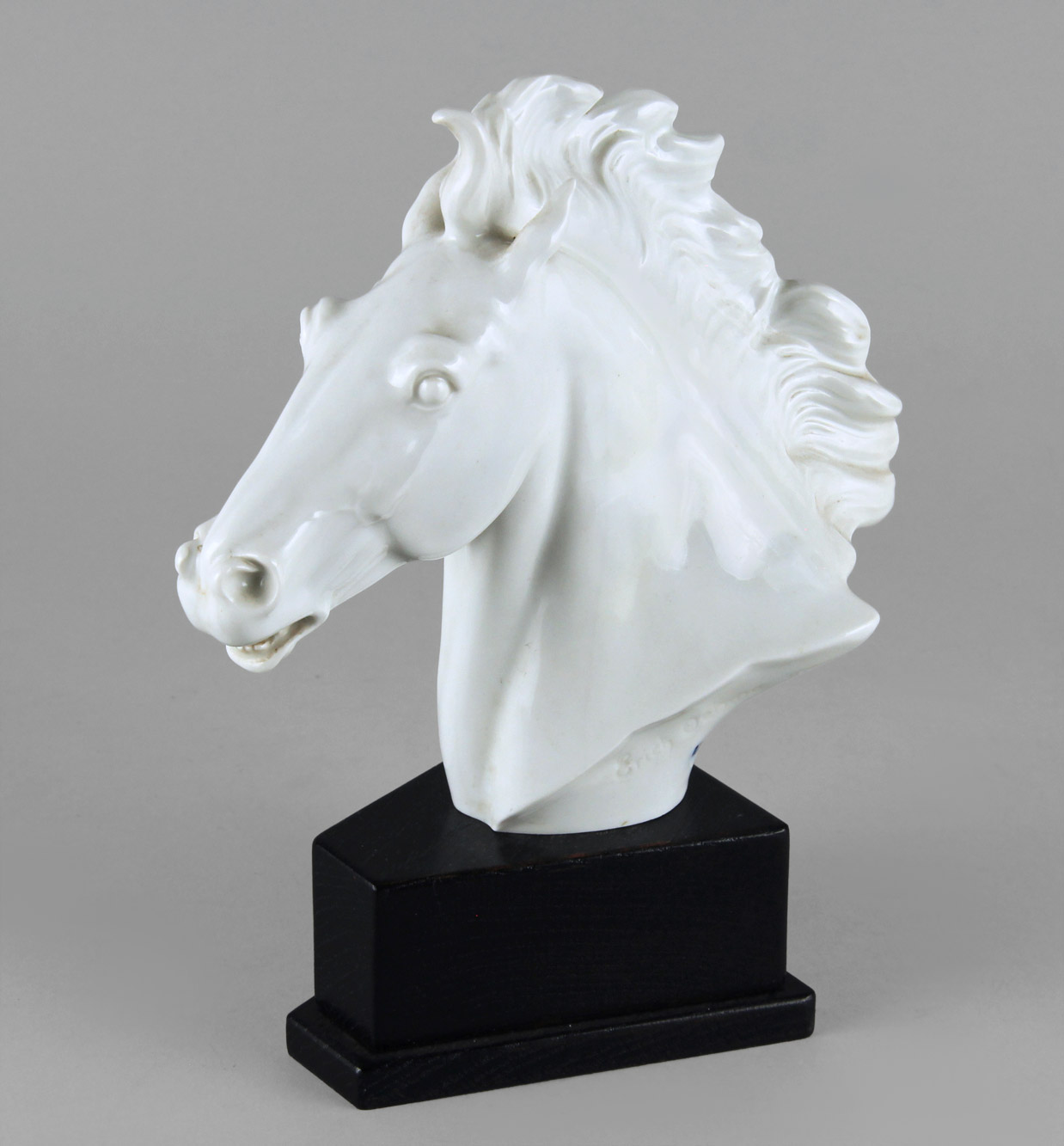  CABEZA DE CABALLO DE PORCELANA ALEMANA DE MEISSEN. 