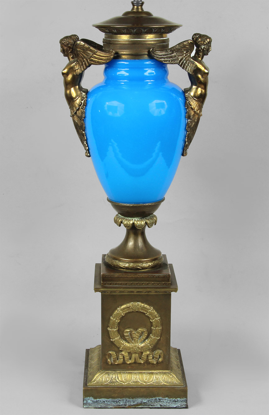  LAMPARA FRANCESA DE ESTILO IMPERIO. 