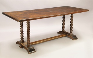 Lote 262: MESA RECTANGULAR ESTILO INGLES PARA CENTRO O COMEDOR.  MESA RECTANGULAR ESTILO INGLES PARA CENTRO O COMEDOR. 