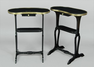 Lote 239: PAR DE MESITAS ROGNON ESTILO FRANCES DE LA CASA JANSEN.  PAR DE MESITAS ROGNON ESTILO FRANCES DE LA CASA JANSEN. 