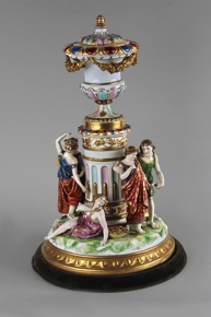 Lote 483: GRUPO DE PORCELANA NAPOLITANA CAPODIMONTE.  GRUPO DE PORCELANA NAPOLITANA CAPODIMONTE. 