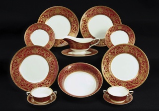Lote 456: JUEGO DE PORCELANA INGLESA ROYAL WORCESTER PARA MESA.  JUEGO DE PORCELANA INGLESA ROYAL WORCESTER PARA MESA. 